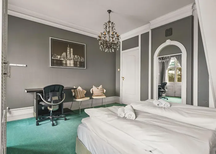 New Listing! Unique In 别墅 *