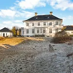 New Listing! Unique In Вілла Берген