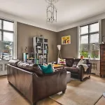 New Listing! Unique In Вілла Берген