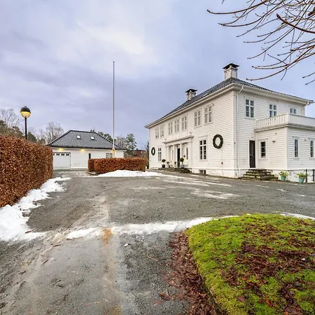 New Listing! Unique In Villa Bergen