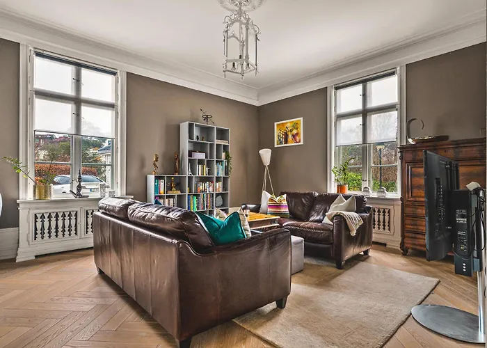 New Listing! Unique In Вілла Берген