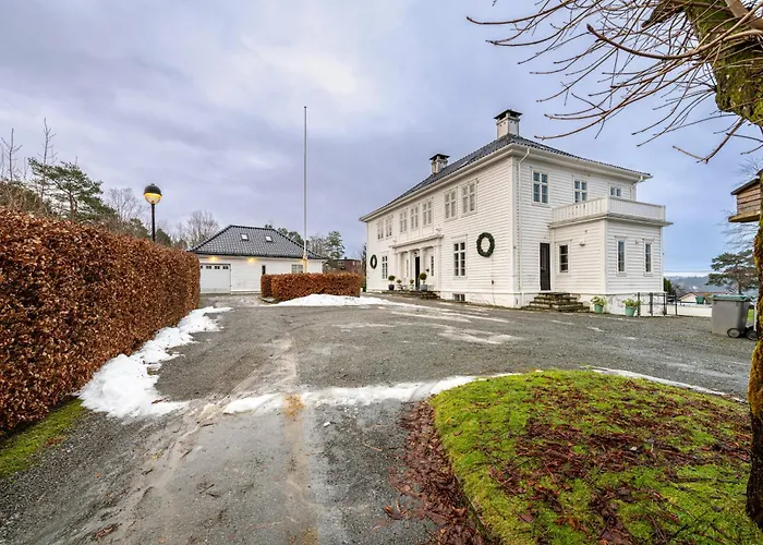 New Listing! Unique In Вилла Берген